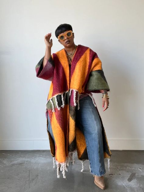 Sweater Kimono Outfit, Bohemian Inspired Outfits, Winter Boho Outfits, Friday Work Outfit, Curvy Boho, Kimono Styles, Afro Punk Fashion, Afrocentric Fashion, Cardigan Kimono