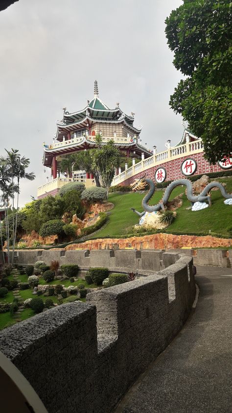 Cebu Taoist Temple, Philippines Places To Visit, Cebu Philippines Aesthetic, Outfits For Philippines, Cebu City Aesthetic, Cebu City Photography, Phillipines Aesthetic, Manila Philippines Aesthetic, Cebu Aesthetic