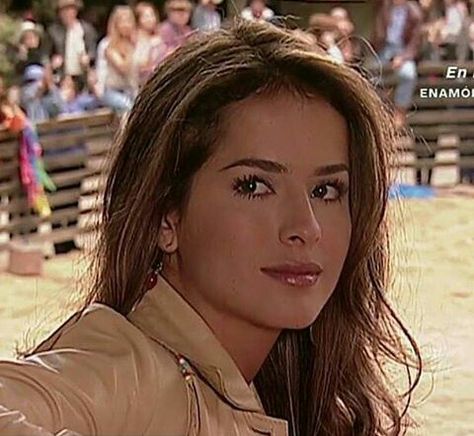 Norma en el rodeo Barbara Mori, Feminine Energy Aesthetic, Korea Makeup, Ideal Beauty, Mysterious Girl, Fashion Tv, Www Pinterest Com, Famous Celebrities, Feminine Energy