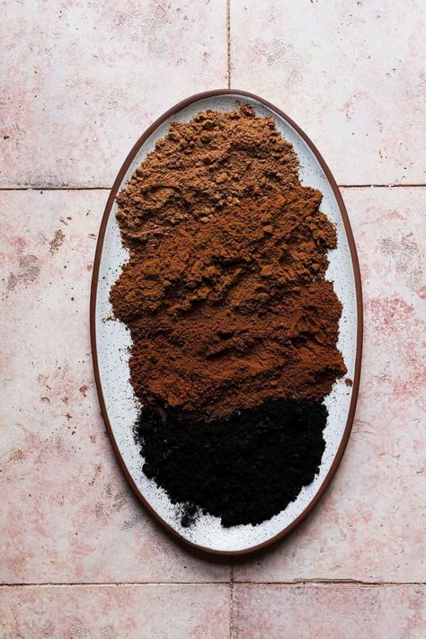 4 types of cocoa powder in a plate Dutch Cocoa, Bakers Gonna Bake, Types Of Desserts, Sweet Dips, Baking Science, Dessert Cake Recipes, Sweet Treats Recipes, Scrumptious Desserts, Baked Dessert Recipes