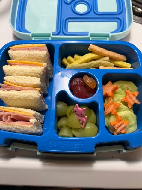 Essen, Kindergarten Lunch Ideas, Fun School Lunches, Kids Lunch Box Meals, Easy Lunches For Kids, Kindergarten Lunch, Baby Lunch, Kids Packed Lunch, Easy School Lunches