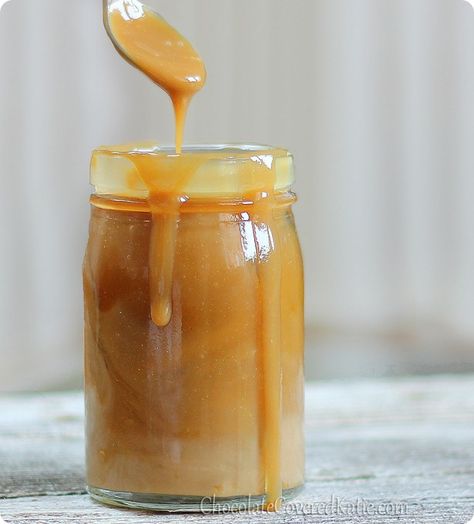 Healthy Caramel Sauce Carmel Apple Dip Greek Yogurt, Healthy Caramel Dip For Apples, Dip For Apples Healthy, Healthy Caramel Dip, Healthy Caramel Apple Dip, Healthy Caramel Apples, Yogurt Dip For Apples, Yogurt Apple Dip, Healthy Caramel Sauce