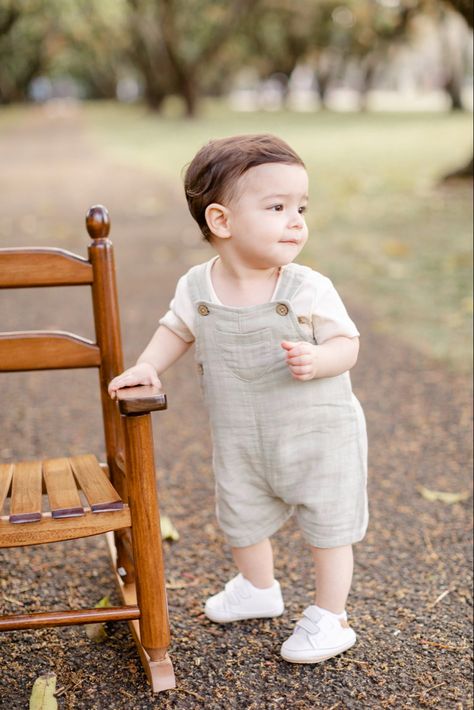 Baby boy first birthday photoshoot outdoor portrait photography session rocking chair Outdoor Baby Boy Photoshoot, Baby Rocking Chair Photography, 1st Birthday Photos Outdoor, One Year Old Birthday Outfit Boy, Baby Boy First Birthday Photo Shoot Outdoor, Cake Smash Photos Boy Outdoor, Baby Boy Spring Photoshoot, Birthday Boy Outfit 1st, Baby Boy Photoshoot Ideas 1 Year