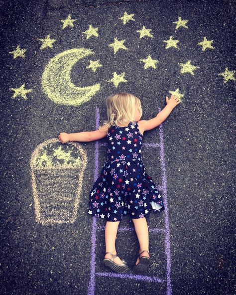 Sidewalk Chalk Photos, Chalk Photography, Chalk Pictures, Chalk Photos, Fun Chalk Art, Kind Photo, Sidewalk Chalk Art, Sidewalk Art, Photography Jobs