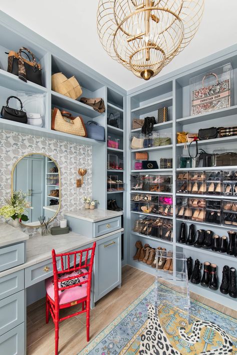 Barton Creek – Urbane Design Studios Colourful Wardrobe Design, Eclectic Walk In Closet, Walking Closet Color Ideas, Designer Closet Ideas, Party Closet, Painted Walk In Closet, Feminine Walk In Closet, Room Turned Closet, Hers Closet