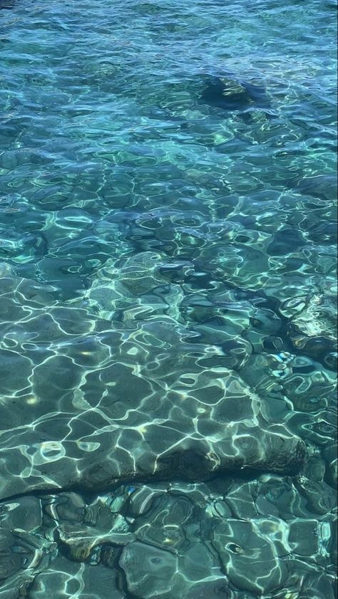 Ocean Clear Tropical Water, Tropical Water Aesthetic, Refreshing Water Aesthetic, Ocean Athstetic, Clean Ocean Aesthetic, Refreshing Wallpapers Aesthetic, Clean Water Aesthetic, Element Water Aesthetic, Clear Ocean Aesthetic