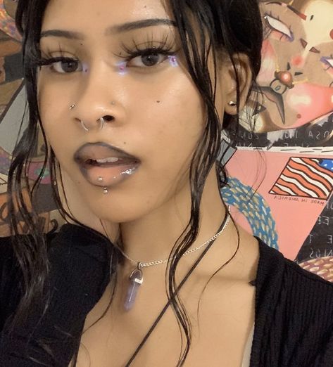 Vertical Labret, Y2k Makeup, Halloween Makeup Tutorial, Creative Makeup Looks, Halloween Hair, Pretty Makeup, Artistry Makeup, Aesthetic Makeup, Black Is Beautiful