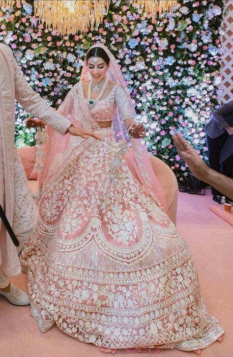 Indian Bride Pink Lehenga, Pink Wedding Outfit Indian, Haute Couture, Pastel, Indian Bridal Pink Lehenga, Light Pink Indian Wedding Dress, Wedding Lenga For Bride, Manish Malhotra Pink Lehenga, Brides With Diamond Jewellery