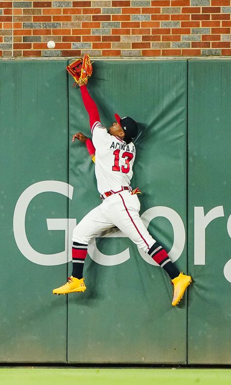 Best Sports Photos, Baseball Players Wallpaper, Base Ball Players, Cool Baseball Pictures, Braves Aesthetic, Ronald Acuna Jr Wallpaper, Baseball Wallpapers, Baseball Drip, Braves Wallpaper