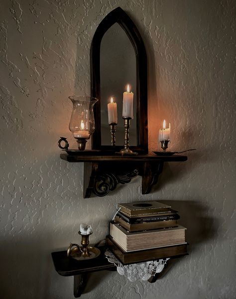 Dark Cottage Core Furniture, Trinkets Home Decor, Halloween Gothic Aesthetic, Southern Gothic Bedroom Ideas, Victorian Goth Room Aesthetic, Living Room Gothic Home Decor, Witch Living Room Decor, Gothic Whimsical Decor, Whimsi Goth Decor