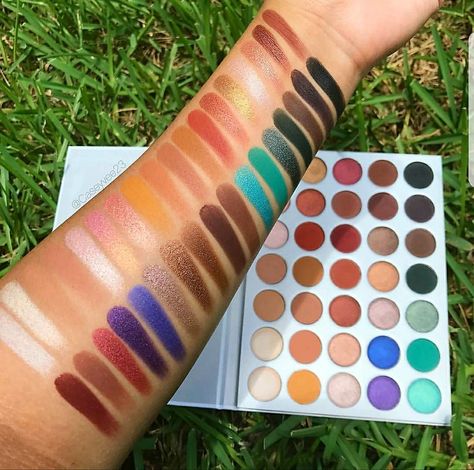 Check out the Jaclyn Hill X Morphe Palette Giveaway by CASEY VEE on YouTube!!! #makeup #giveaway #feeebies https://youtu.be/aDFRyeJU09U Jaclyn Hill Eyeshadow Palette, Morphe Palette, Makeup Pallets, Makeup Hacks Beauty Secrets, Jaclyn Hill Palette, Jaclyn Hill, High End Makeup, Tarte Cosmetics, Eyeshadow Pallets