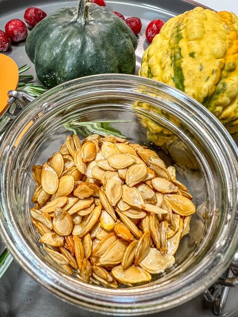 Can you eat squash seeds? Roasting Squash, Roasted Squash Seeds, Roasted Seeds, Squash Seeds, Delicata Squash, Roasted Pumpkin, Roasted Pumpkin Seeds, Roasted Squash, Winter Squash