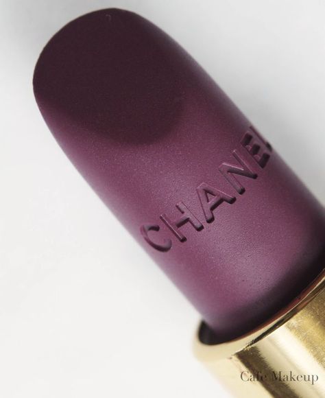 Aubergine #Chanel Sierra Aesthetic, Cafe Makeup, 2014 Makeup, Victoria Plum, Burgundy Aesthetic, Purple Pride, Chanel Cosmetics, Chanel Lipstick, Mode Tips