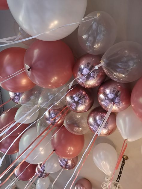 Helium Balloons On Ceiling, Hen Do Balloons, Balloons On Ceiling, 21st Balloons, Balloons Ceiling, 21st Birthday Diy, 21 Balloons, Bday Decor, Balloon Ceiling