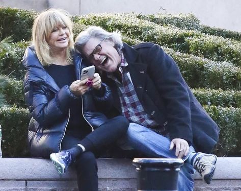 Goldie Hawn, Kurt Russell Share Laugh on Valentine's Day: Photo Goldie Hawn Kurt Russell, Never Getting Married, Heart Touching Story, Kurt Russell, Tommy Lee Jones, New York City Photos, Goldie Hawn, Marriage Certificate, Ben Affleck