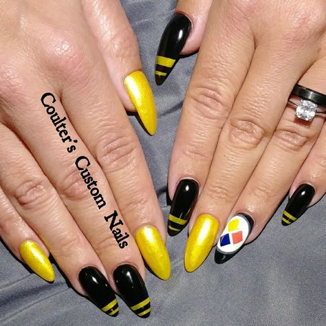 Steelers nails Pittsburgh Steelers nailart Steeler Nails Designs, Steelers Nails Ideas, Pittsburgh Steelers Nail Designs, Pittsburgh Steelers Nails, Steelers Nails Designs, Steeler Nails, Steelers Nails, Nfl Nails, Football Nail Designs