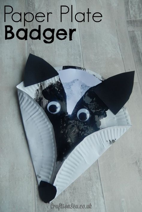 This cute paper plate badger is a fun craft for kids and perfect for those learning about forest animals or woodland animals. Percy The Park Keeper, Paper Plate Animals, Paper Plate Crafts For Kids, Cute Paper, Nocturnal Animals, Animal Crafts For Kids, Paper Plate Crafts, Animal Activities, Plate Crafts