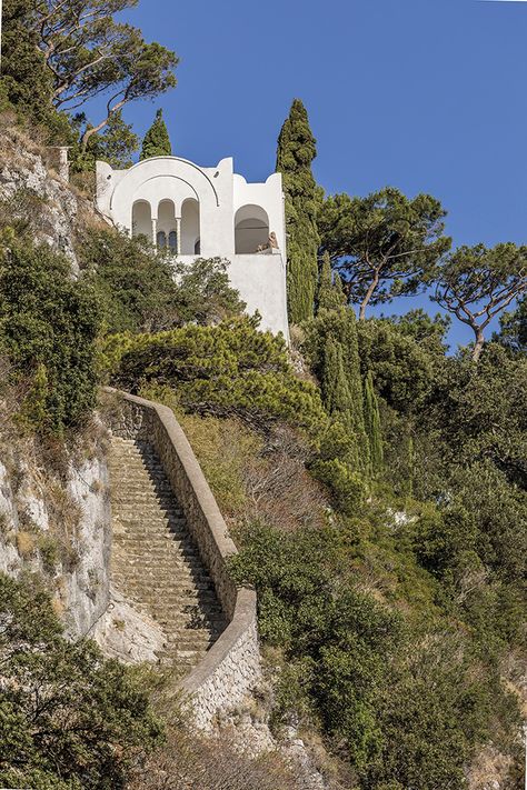 Villa San Michele: The remarkable garden built on Capri’s Roman ruins Capri Architecture, Capri Italy House, Villa San Michele Capri, Villa Romana Del Casale Sicily Italy, Abandoned Italian Villa, Italy House, Roman Villa, Nature Hd, Capri Italy