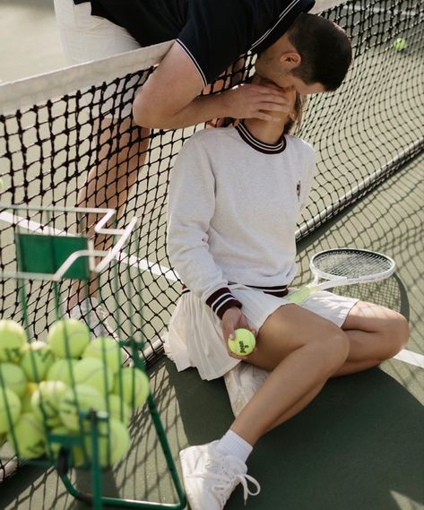 Tennis Boyfriend Aesthetic, Tennis Photoshoot Ideas Couple, Couple Tennis Pictures, Tennis Date Aesthetic, Tennis Lifestyle Photography, Tennis Court Engagement Photos, Pickleball Engagement Photos, Sporty Couple Aesthetic, Tennis Court Photoshoot Couple