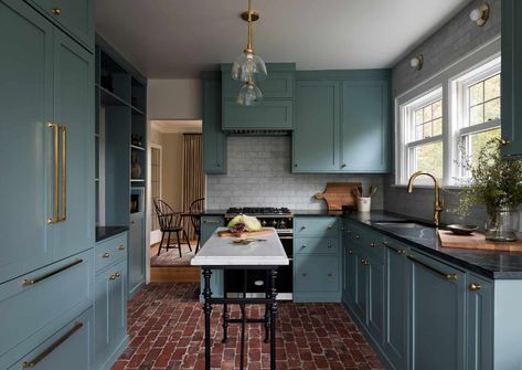 Pacific Northwest Tudor | Heidi Caillier Small Kitchen Island Ideas, Tudor Kitchen, Kitchen Cabinet Color Ideas, Oval Room Blue, Interior Dapur, Kabinet Dapur, Small Kitchen Island, Narrow Kitchen, Victorian Kitchen