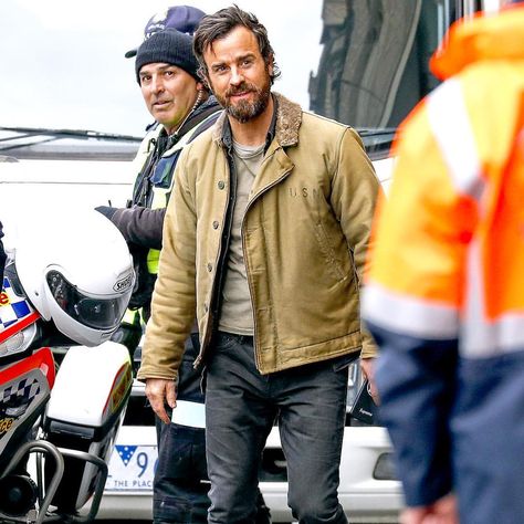 See this Instagram photo by @usweekly • 3,036 likes Sick Fits, Deck Jacket, Bohemian Style Men, Men Streetstyle, American Workwear, Justin Theroux, Clothing Guide, Red Wing Boots, Stylish Man