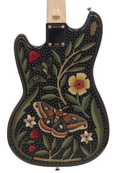 Electric Guitar Paint Designs, Custom Painted Bass Guitar, Diy Guitar Design, Custom Guitar Paint Jobs, Diy Painted Guitar, Painting A Guitar Diy, Painted Acoustic Guitar Ideas, Hand Painted Electric Guitar, Custom Painted Guitars Electric