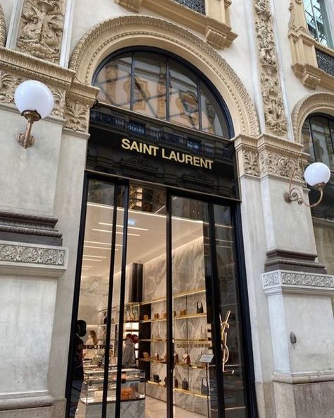 Saint Laurent Store, Serena Van Der, Serena Van, Serena Van Der Woodsen, Luxury Lifestyle Dreams, Luxury Aesthetic, Classy Aesthetic, Dream City, Old Money Aesthetic