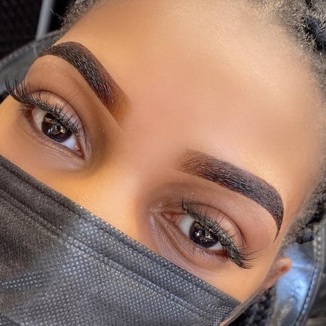 Tin Eyebrows, Eye Brow Tint Black Women, Natural Eyebrow Tint, Eye Brows Aesthetic, Eyebrow Tinting Black Women, Tinted Eyebrows Black Women, Eyebrow Tinting Before And After, Eyebrows Looks, Ombré Eyebrows