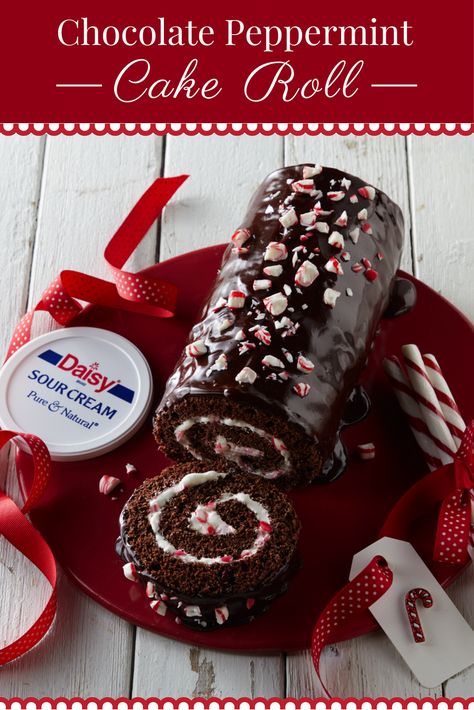 This Chocolate Peppermint Cake Roll recipe is sure to become a festive dessert favorite. Peppermint Cake Roll, Chocolate Mint Cake, Chocolate Peppermint Cake, Daisy Brand, Peppermint Cake, Mint Cake, Cake Roll Recipes, Chocolate Roll, Dessert Aux Fruits