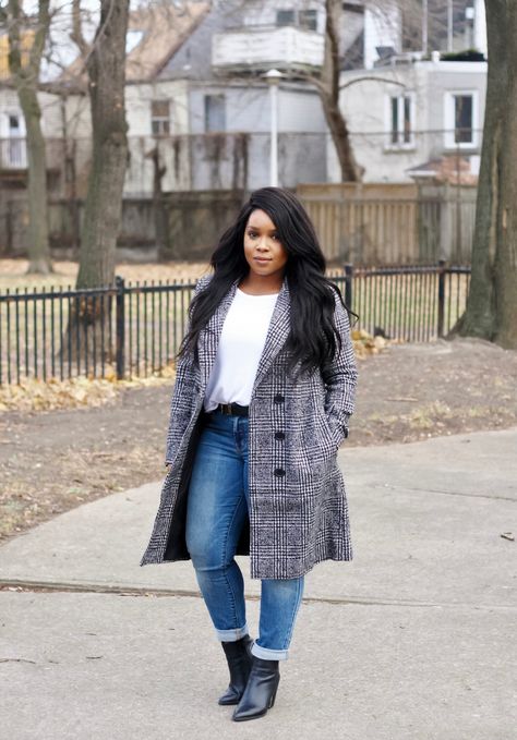 checked coat, paid coat, checked blazer, plaid blazer, checked jacket, plaid jacket Curvy Girl Outfits Winter, Cute Fall Outfits Plus Size, Plus Size Fall Fashion 2022, Blazer Checked, Curvy Winter Outfits, Plaid Jacket Outfit, Plus Size Fall Outfits Casual, Coat Jeans, Simple Winter Outfits