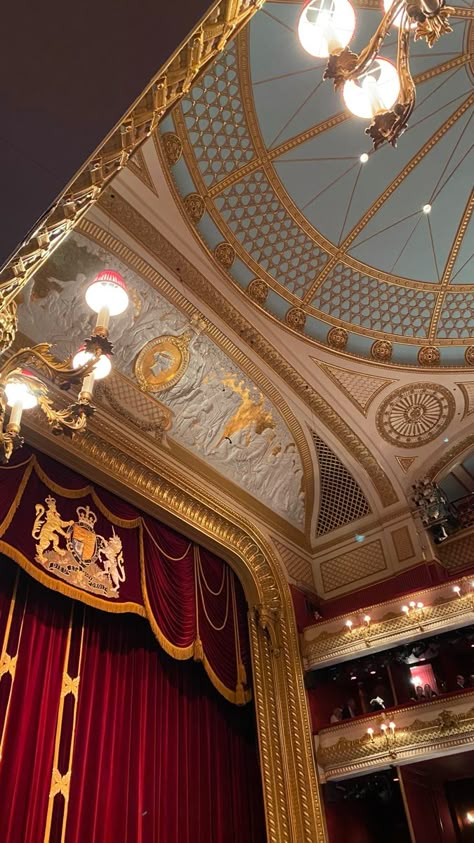 Royal Opera House London, Royal Ballet School, Theatre Interior, Church Aesthetic, London Living, Royal Opera House, London Baby, House London, London Aesthetic