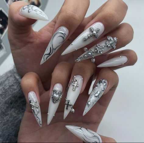 Gothic Nail Ideas, Gothic Nail Art, Makeup Order, Punk Nails, Gothic Nails, Stylish Nails Designs, Goth Nails, Grunge Nails, Glow Nails