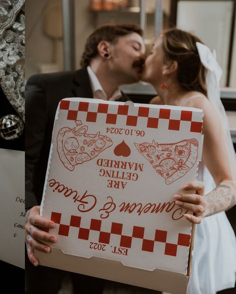 Thinking of having a pizza truck at your elopement? Count me IN!💋📸🍕🪩💫 But seriously, what a fun shoot! The theming of this elopement was SO perfect, and serves as a reminder that your special day should be whatever YOU want it to be! Want a food truck instead of a catered meal? DO IT! Want a more intrinsic and retro vibe rather than something more traditional? DO IT! Want to do a desert platter rather than get a large cake? You guessed it, DO IT! (… but if you are thinking of a pizza truck,... Wedding Pizza Truck, Just Married Pizza, Pizza Truck Wedding, Pizza At Wedding, Pizza Bar Wedding, Pizza Wedding Cake, Elope Party, Pizza Party Wedding, Desert Platter