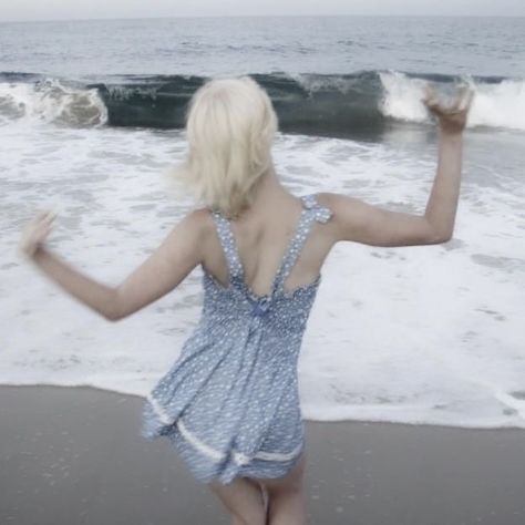 Lizzy Grant Aesthetic, Coney Island Baby, Blue Eyeshadow, Vintage Americana, Blue Dream, Blogger Girl, Just Girly Things, Blue Aesthetic, Blue Velvet