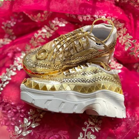 Madhumalti Rosegold sneakers #SneakerBride #silaaofashion #RosegoldSneakers #DesignerSneakers #BridalSneakers #BrideInSneakers #SneakerBridesmaid #WeddingSneakers Golden Sneakers, Sequin Sneakers, Embellished Sneakers, Bridal Sneakers, Rose Gold Sneakers, Wedding Sneakers, Bridal Lehenga Red, Golden Goddess, Gold Sneakers