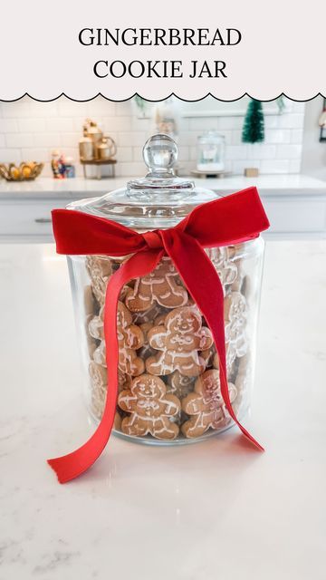 Christmas Cookie Storage, Christmas Cookie Jar Ideas, Decorative Candy Jars, Christmas Cookie Jar Display, Cookie Jar Ideas Decoration Diy, Christmas Cookie In A Jar, Christmas Cookie Jars Decoration, Glass Cookie Jar Ideas Decoration, Cookie Jar Decorating Ideas