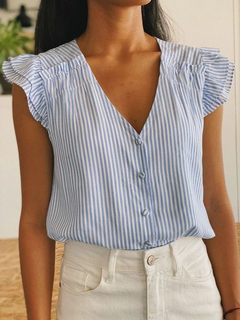 962e56a8a0b0420d87272a682bfd1e53desc51337698ri Striped Tops Women, Cooler Look, Blouse Sleeveless, Women's Blouses, Spring Outfits Women, Summer Blouses, American Express, Mode Vintage, Spring Summer Outfits