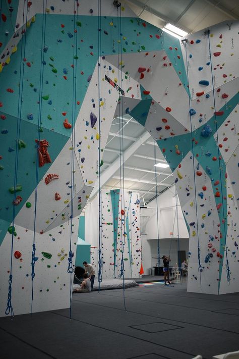 Climbing Hall, Lead Climbing, Bouldering Training, Indoor Climbing Wall, Rock Climbing Gym, Rope Climbing, Barn House Interior, Bouldering Wall, Urban Playground