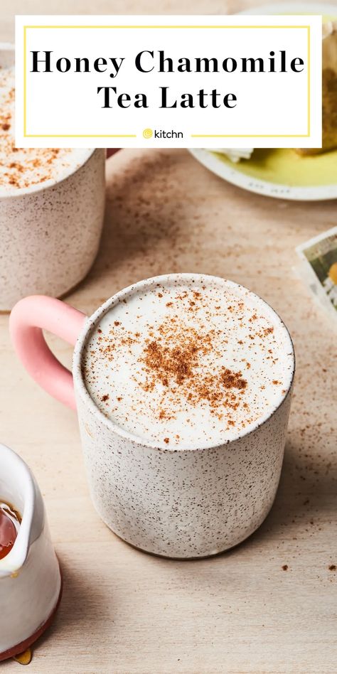 Chamomile Tea Latte, Warm Drinks Recipes, Books And Tea, Tea Latte Recipe, Plat Vegan, Hot Drinks Recipes, Tea Drink Recipes, Cozy Drinks, Comidas Fitness