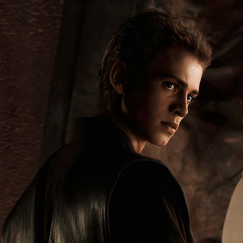 Anakin Skywalker Aotc, Anakin Clone Wars, Padawan Anakin, 90s Actors, Anakin And Padme, Character Icons, Star Wars Anakin, Alice Book, I M Sick