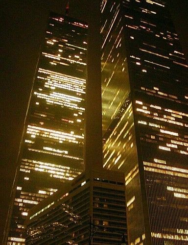 Goodnight Twin Towers | World Trade Center Photo Archives (Official) | Flickr World Trade Center Pictures, World Trade Center Nyc, Midnight Moon, Explore World, New York Architecture, Surfing Pictures, Moon Fashion, Big Cities, Ny City