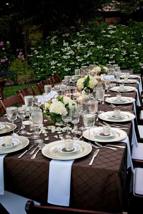 Dinner In The Garden, Party Tablescapes, Beautiful Tablescapes, Brown Wedding, Beautiful Table Settings, Pretty Tables, Oregon Wedding, Wedding Tablescapes, Table Arrangements