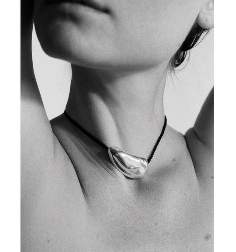 Sophie Buhai on Instagram: “Oyster Collar. Coming for FW19” Necklace Poses, Sophie Buhai Jewelry, Karel Martens, Volleyball Jewelry, Celine Daoust, Vintage Inspired Earrings, Aurelie Bidermann, Abstract Earrings, Sophie Buhai