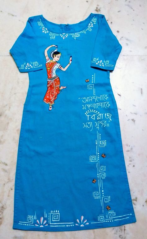 Hand Printed Kurti Designs, Kurti Painting Ideas, Painting Ideas On Kurtis, Kurti Painting Design, Hand Painted Kurti Designs, Fabric Painting On Kurti, Painted Blouse, Blouse Painting, Printed Kurti Designs