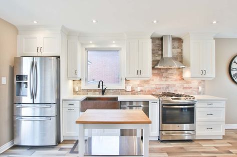 How To Create An Efficient Kitchen Layout With The Kitchen Work Triangle - Style Degree Single Wall Kitchen, Kitchen Work Triangle, One Wall Kitchen, Farmhouse Apron, Design Your Kitchen, Wall Kitchen, Farm Sink, White Cabinets, Kitchen Layout