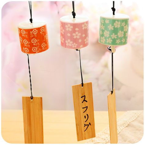 Origami Lantern, Carillons Diy, Japanese Wind Chimes, Japan Decor, Asian Crafts, Wind Bell, Japan Crafts, Deco Studio, Diy Wind Chimes