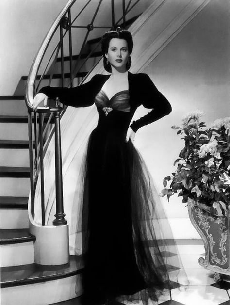 1940s Witch, Vintage Tulle Dress, Hollywood Aktrisleri, Klasik Hollywood, 1950s Halloween, Istoria Modei, Fashion Catwalk, Fancy Stuff, Hedy Lamarr