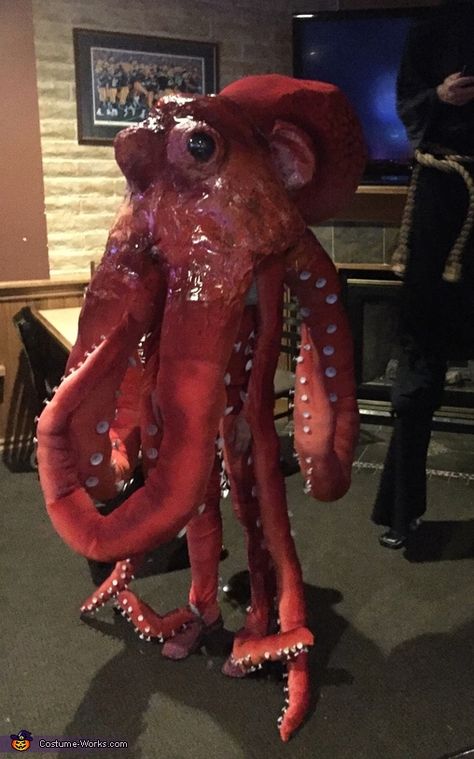 Jackie: My friend and I made the costume and I wore it out. I came up with the idea after seeing finding Dory and that my son cant say octopus he... Octopus Halloween Costume, Sea Halloween Costume, Octopus Costume Diy, Kraken Costume, Octopus Mask, Squid Costume, Octopus Dress, Octopus Costume, Frog Costume