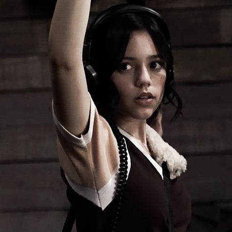 jenna ortega as lorraine day in x (2022) icon mine give creds to (chainsaaws) Lorraine Day, X 2022, Bed Scene, X Movies, Funny Movies, Jenna Ortega, Fav Celebs, The Scene, Movie Scenes