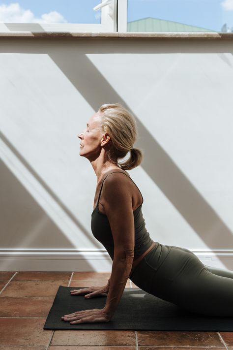 How to strengthen your pelvic floor: a beginner’s guide <!-- --> Wellness Food, Women Living Well, Cbd Drops, Thigh Muscles, Pelvic Floor Exercises, Community Of Women, Dating Girls, Pelvic Floor Muscles, Poor Posture